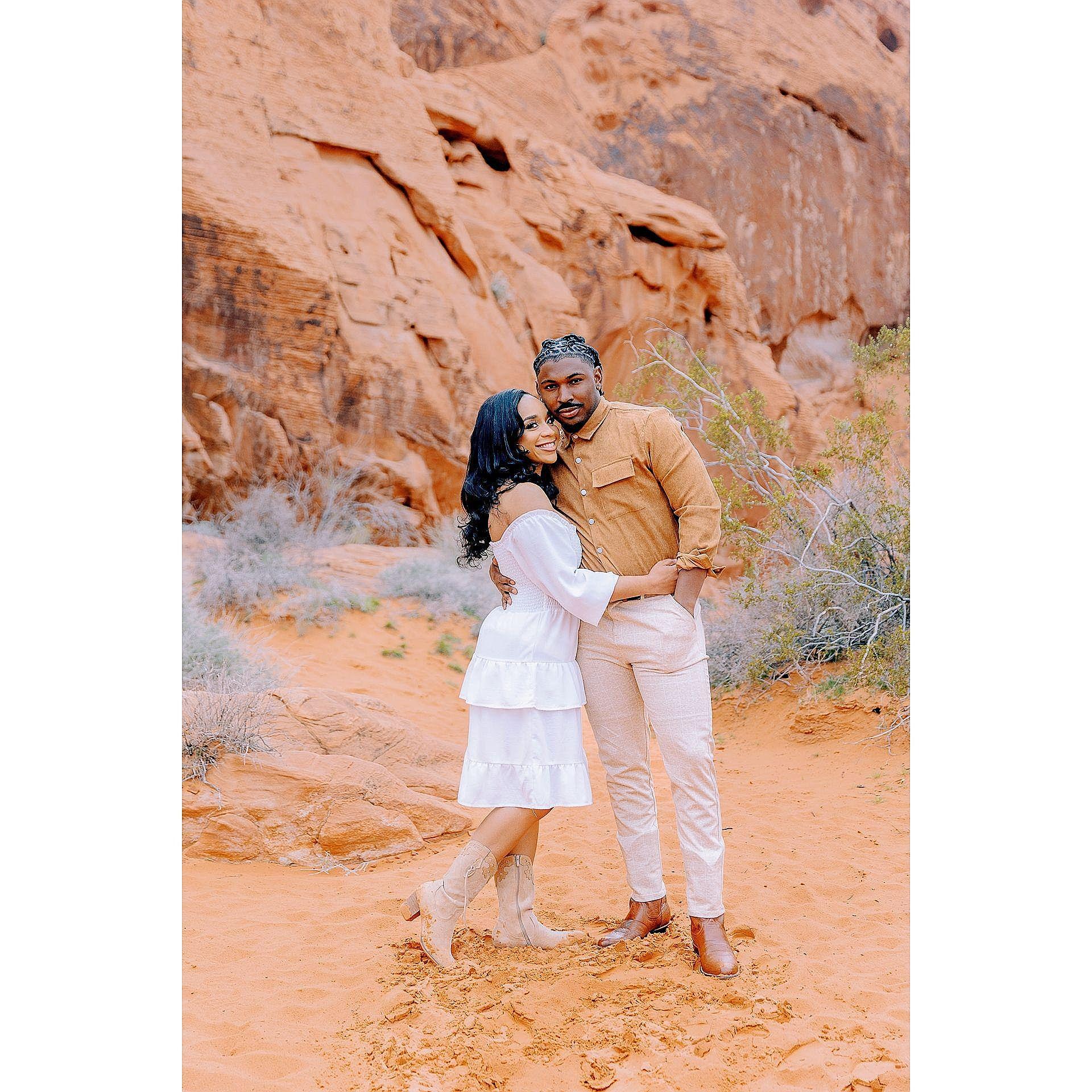 Engagement photoshoot in the Valley of Fire National Park in Nevada