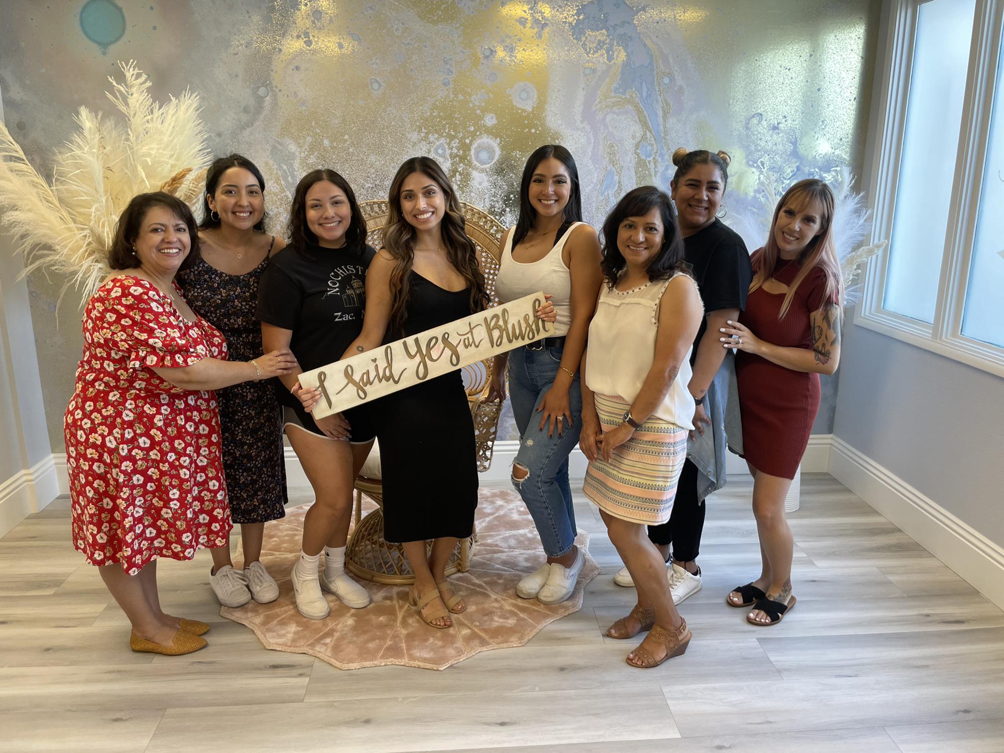 She said yes to the dress! 👰🏻‍♀️