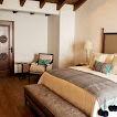 Los Pasos (Room Block)