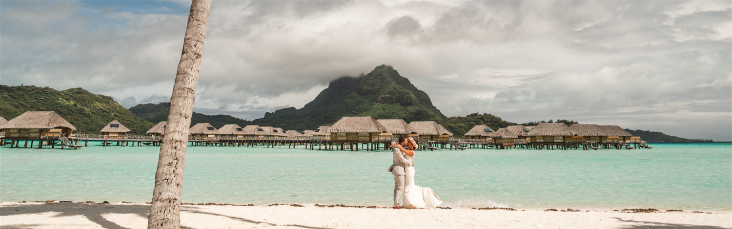 The Wedding Website of Zayra Fosse and Jeffrey Small