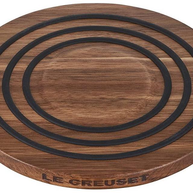 Le Creuset Magnetic Wooden Trivet, Acacia Wood with Black Silicone Rings