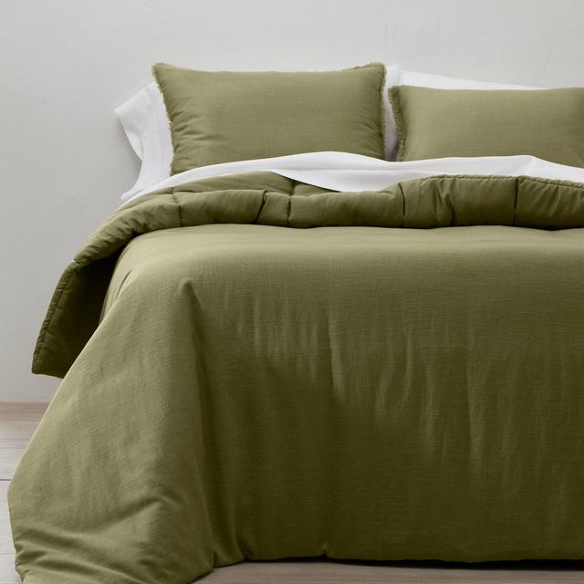 Full/Queen Heavyweight Linen Blend Comforter & Sham Set Moss Green - Casaluna™