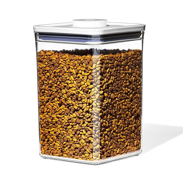 OXO Good Grips Pet POP Container – 6.0 Qt/5.7 L with Half Scoop |Ideal for up to 6.5lbs of Dog Food or 4.5lbs of Cat Food | Airtight Dog and Cat Food Storage Container | BPA Free
