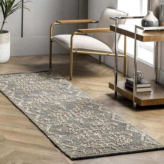 nuLOOM Julianne Handmade High-Low Jute Moroccan Runner Rug, 2' 6" x 8', Beige