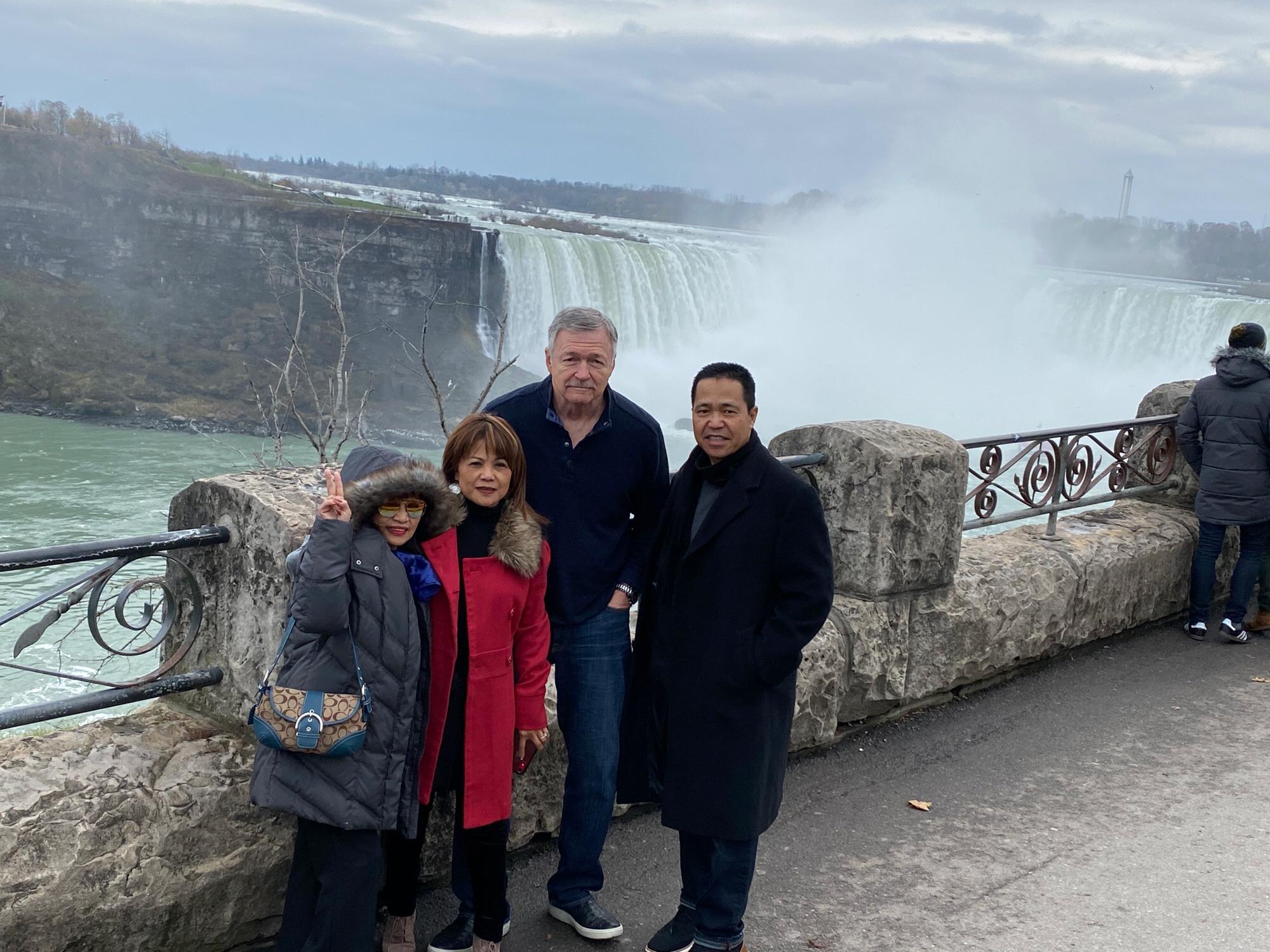 Niagra Falls, Lee's wedding.