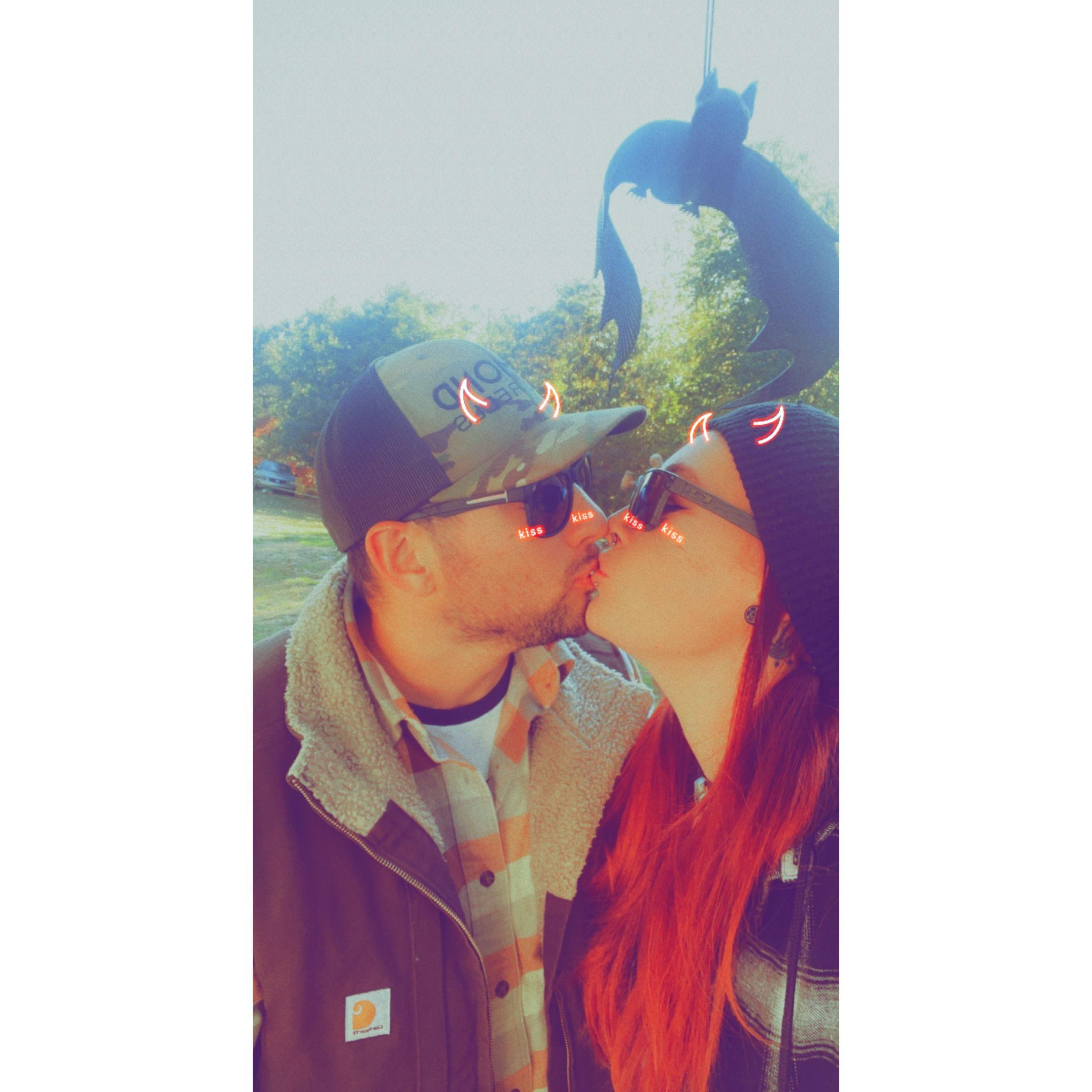 Kissing Under The "Battoe"