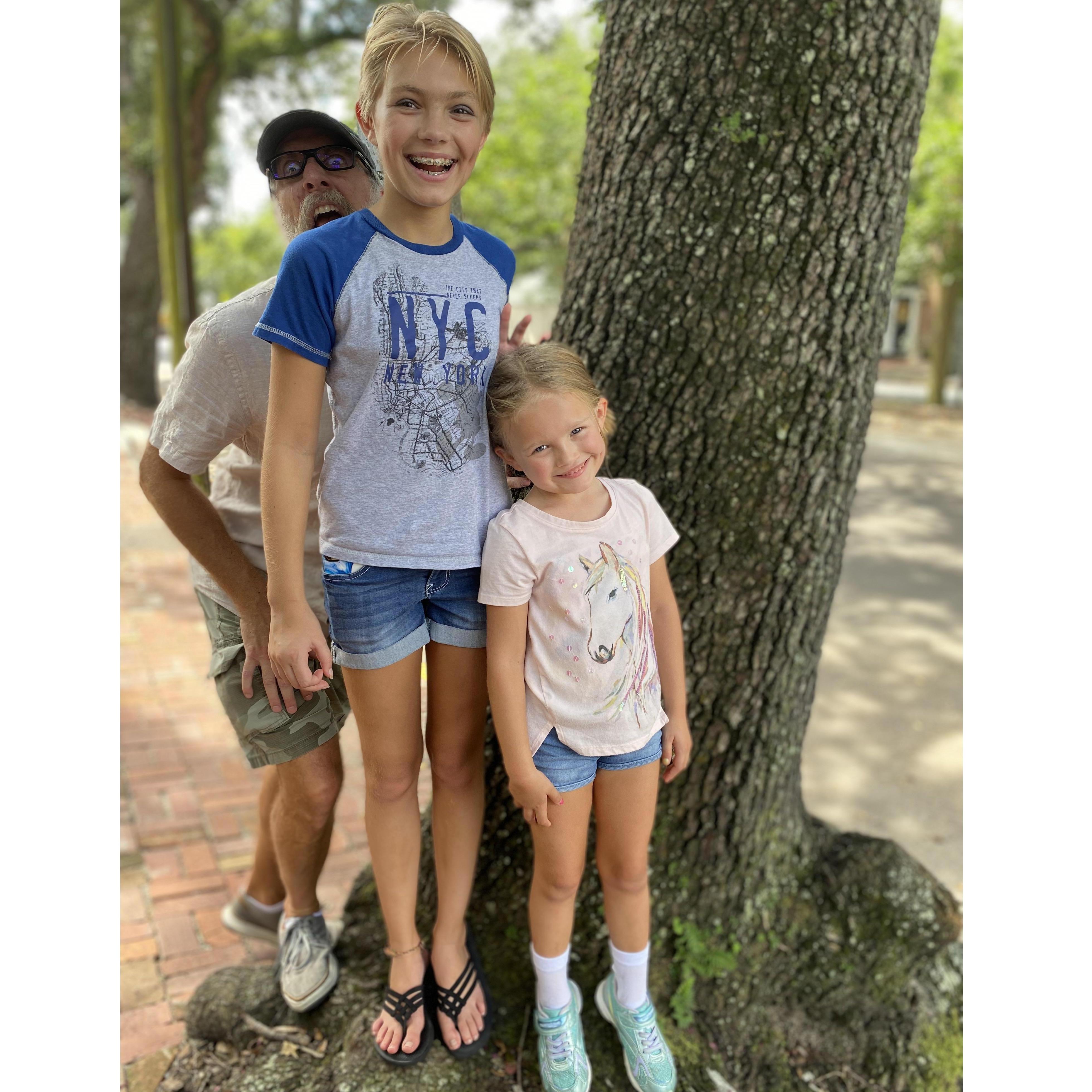 Ever the ham, Rob keeps us all giggling. Kellen often mentions she needs to have a bunch of mini Oscar awards around so that she can reward him for all the dramatic antics he so frequently provides!