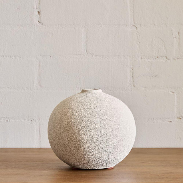 Amata Ceramic Bud Vase, 5 Inches
