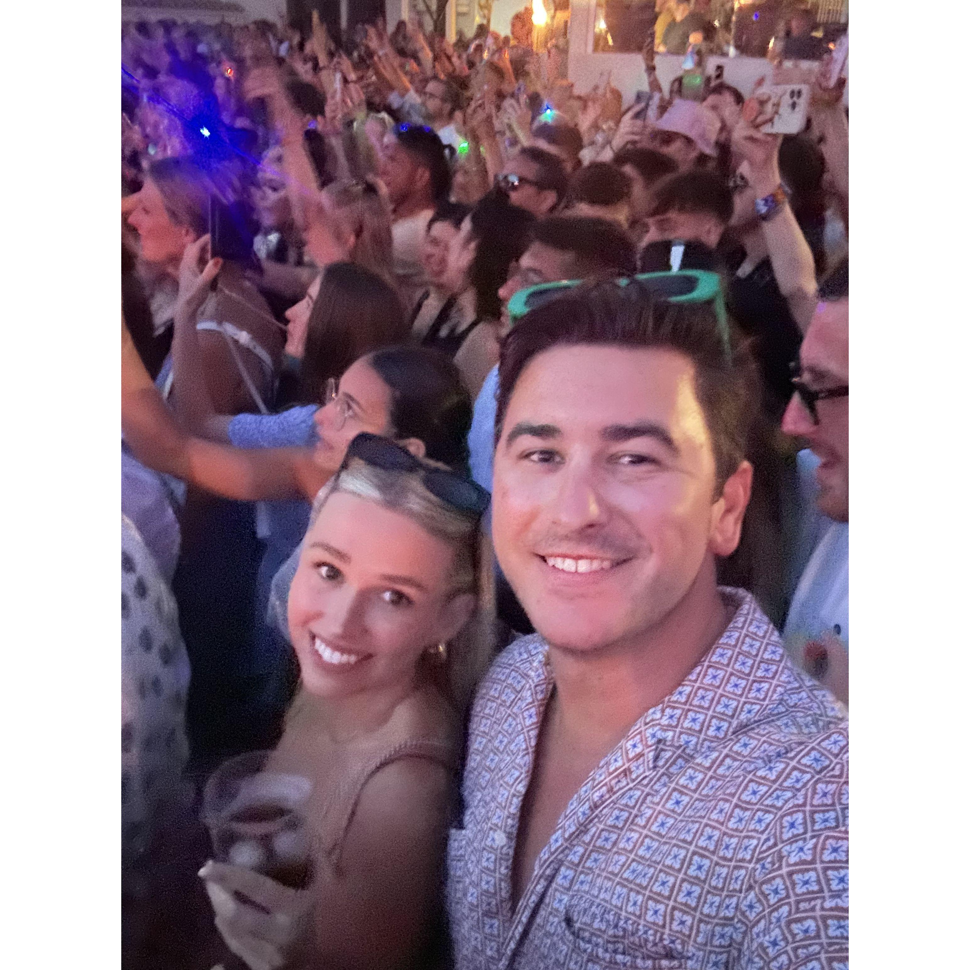 Calvin Harris: IBIZAAAA
How deep is your love?
Is it like the ocean?
What devotion are you?
How deep is your love?