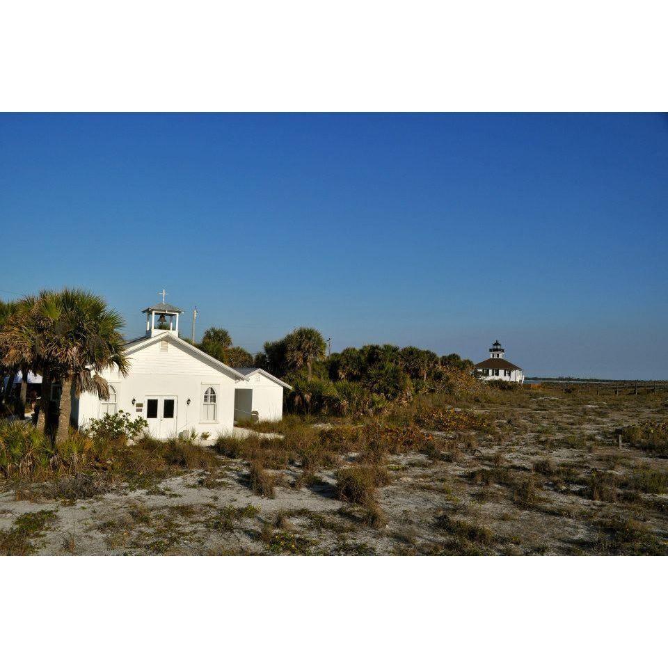 Reception in the "picnic area" between the lighthouse and this former chapel, inside which we will have dancing and cake!