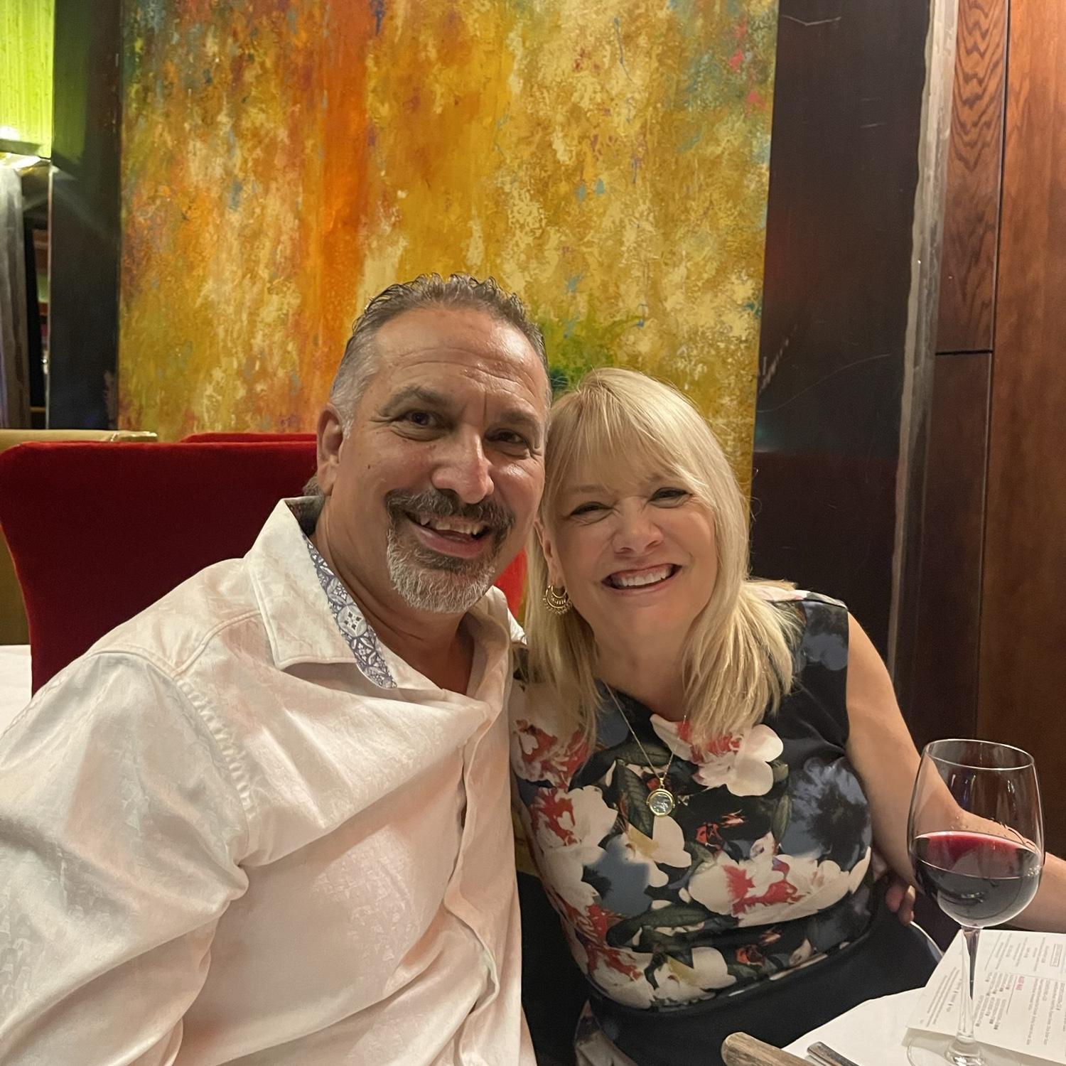 After some time of dating, Kevin‘s parents finally met Gina‘s parents at Carnival in Chicago.