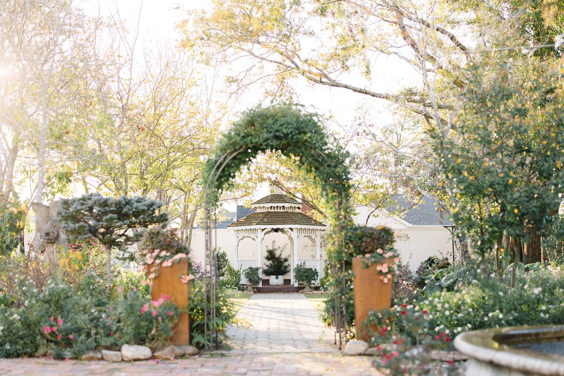 The Wedding Website of Sarah Lupien and Brett Horton