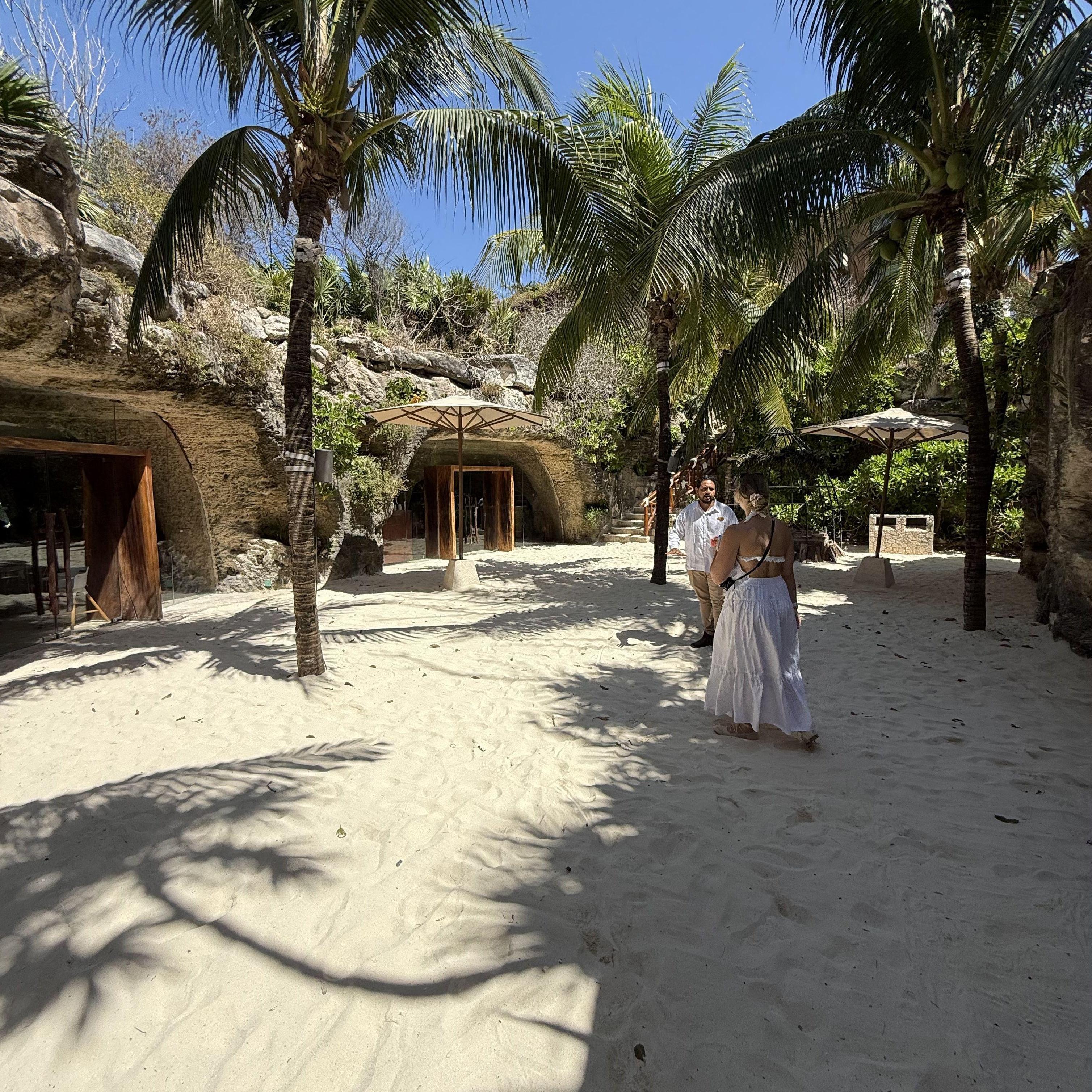 reception location, las cuevas