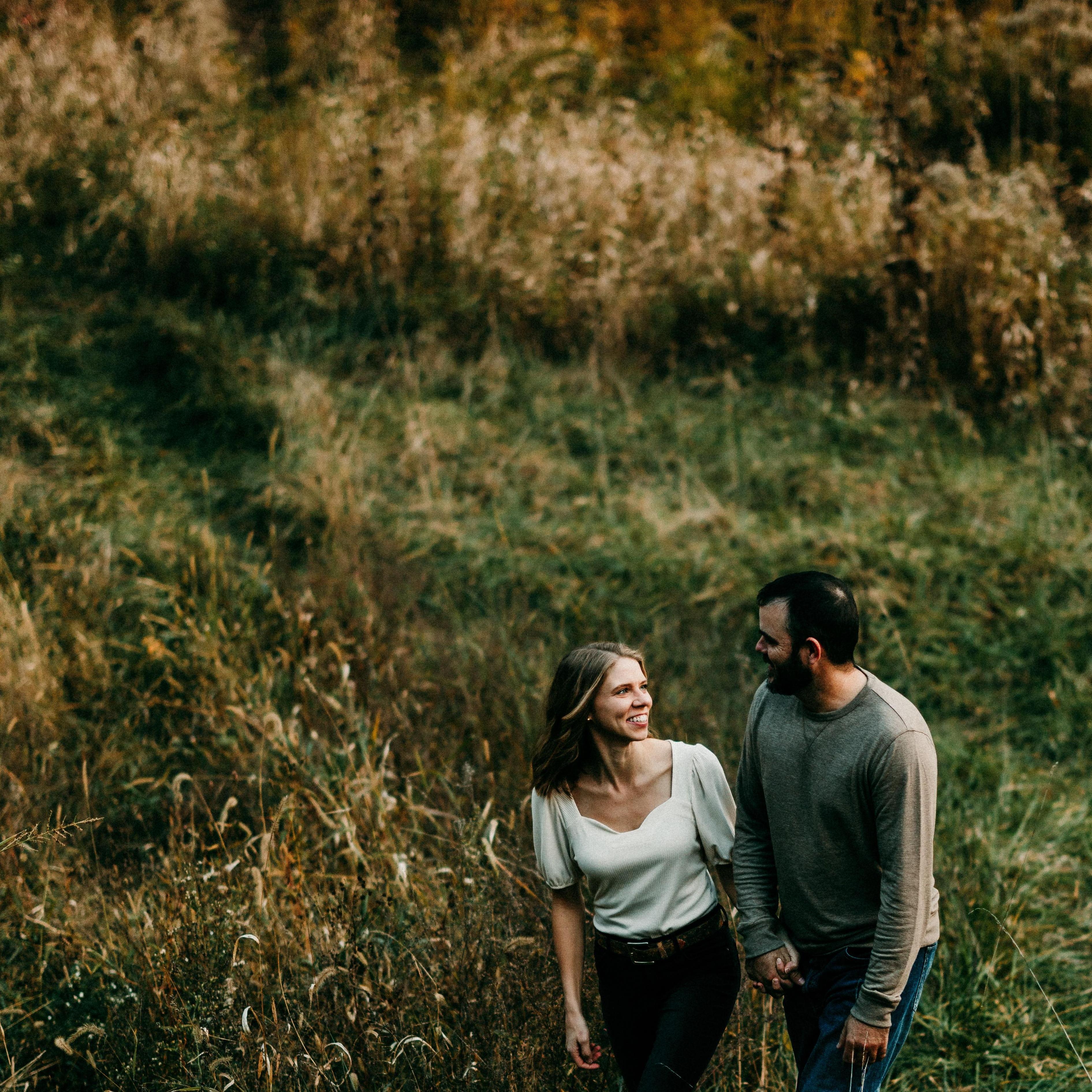 Fall engagement photos credit: Odelia Photography