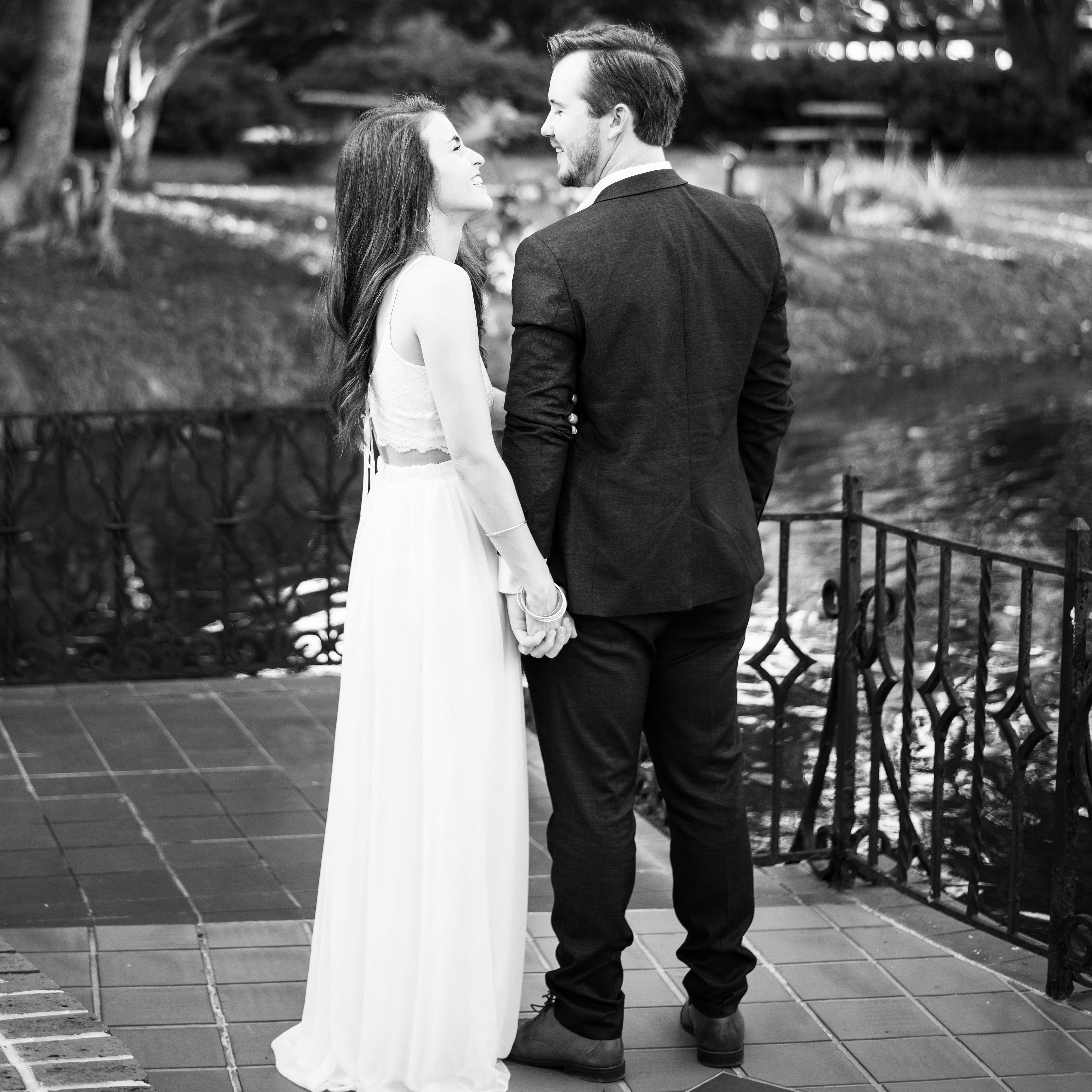 Engagement Pictures by Andrew Swindle Photography