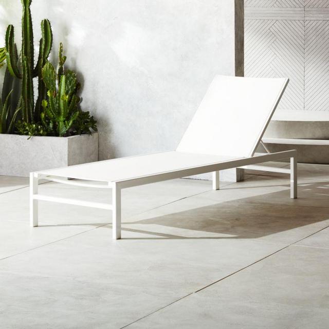 Idle II White Outdoor Sun Lounger