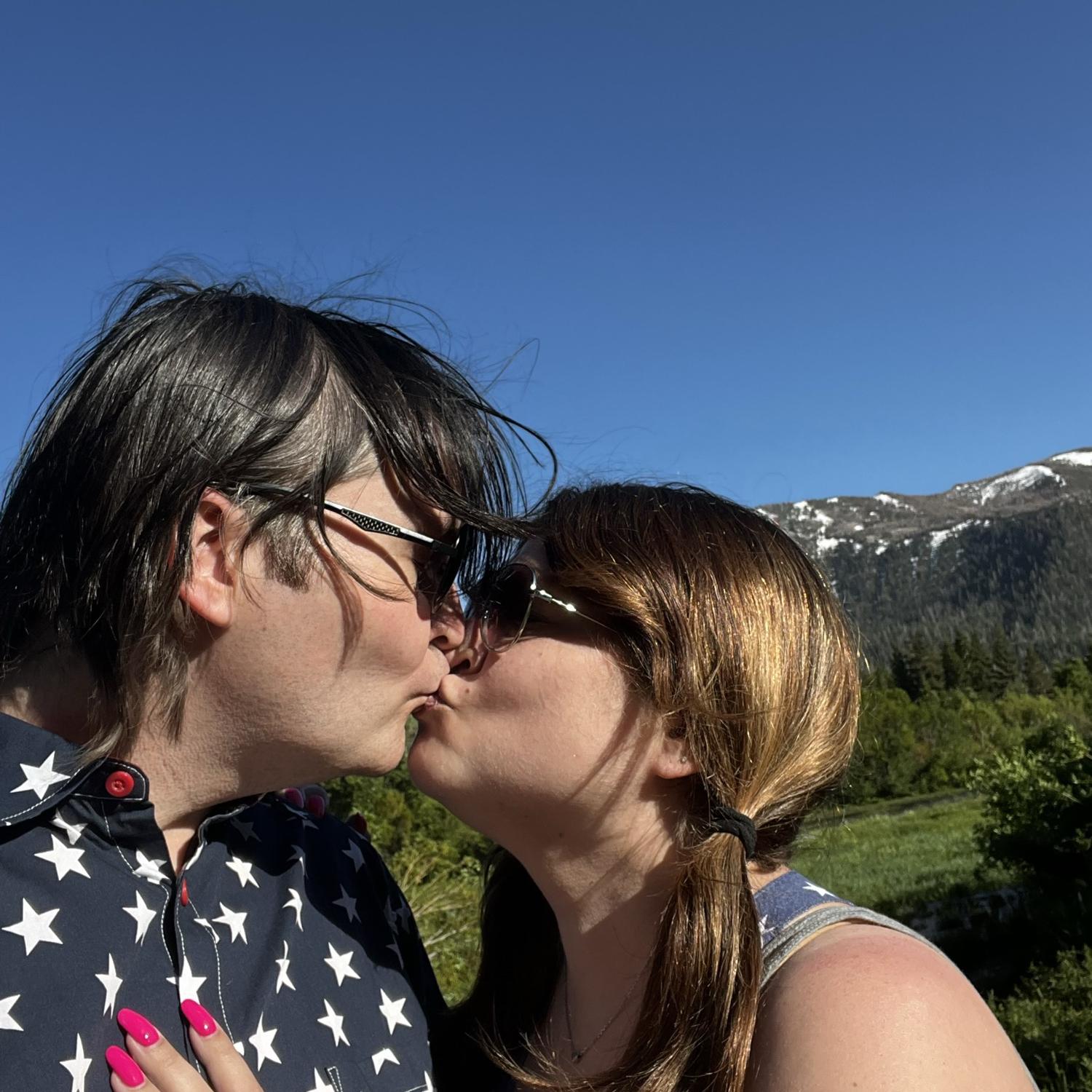 Happy 4th of July!! We were up at Mammoth Lakes for a fun week in the mountains and Robert gave another wonderful smooch.
