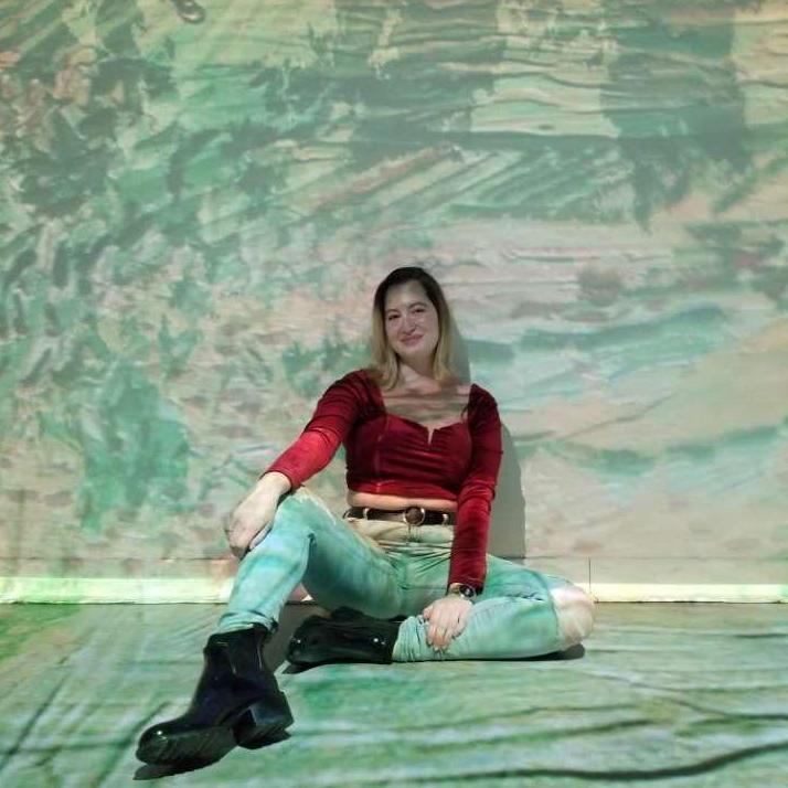 Immersed in Van Gogh