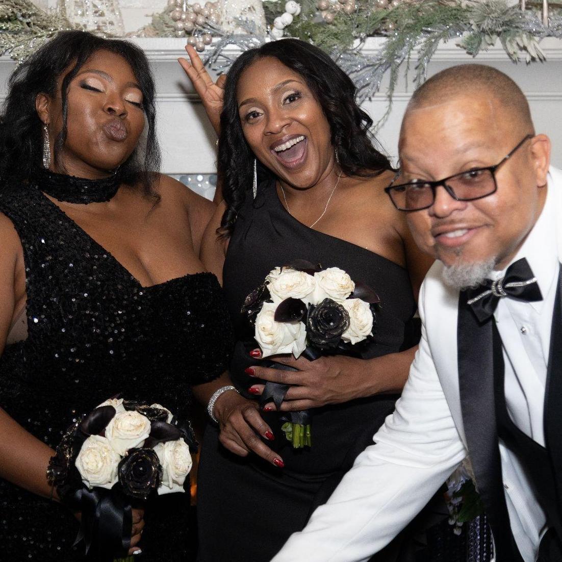 Groom clowning with the Ladies!