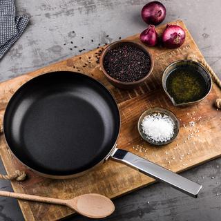 Stile Nonstick Frying Pan