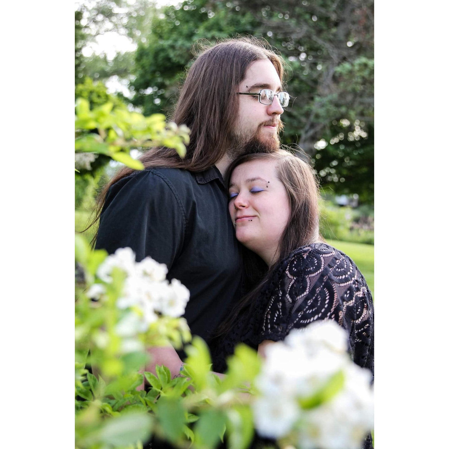 Engagement Photos 🖤
♡Location: North Tonawanda Botanical Gardens
♡Photographer: Alyssa Knowlton, Lyssa Lee Photography