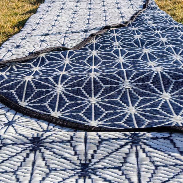 Bell Tent Rug – Navy and White
