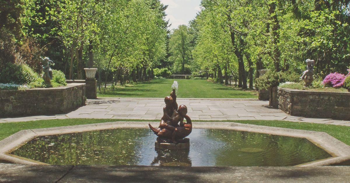 The Wedding Website of Tia Batelli and Don Samgour