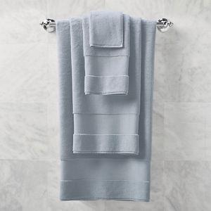 Frontgate Resort Collection Bath Towels in Chambray
