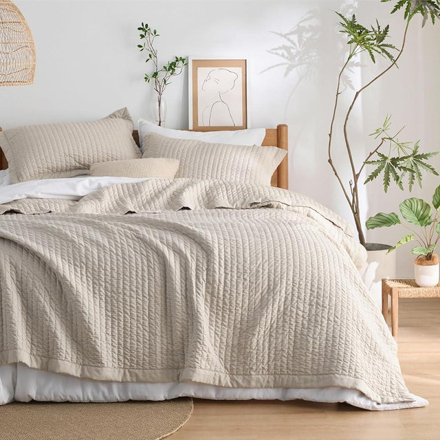 Bedsure Quilts Queen Size - Queen Quilt Bedding Set Bedspread Coverlet for Farmhouse Bedroom Decor, Lightweight Bedspread, 3-Piece Set with 90"x96" Coverlet & 2 Pillow Shams, All-Season Soft Comforter
