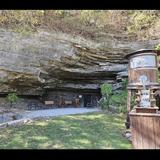 Bluff Dwellers Cave