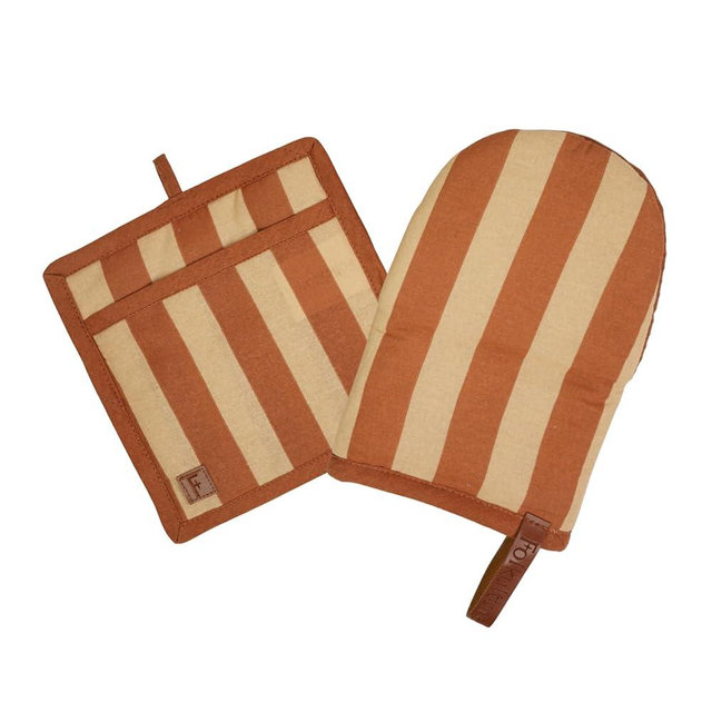 Folkulture Mini Oven Mitts & Pot Holder Set Heat Resistant | Set of 2 Short Oven Mitts with Hanging Loop | 100% Cotton Oven Gloves | Kitchen Mittens, Caramel Brown Small Silicone Oven Mits