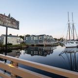 Dock Square & Local Art Shops