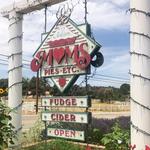 Mom's Pie House - Wynola