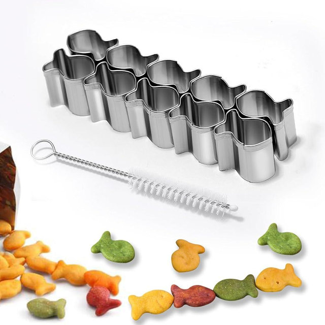 SurgeHai Goldfish Cracker Cutters 2 PCS, Mini Cookie Cutters 304 Stainless Steel Food Safe Grade For Kids, Single-Row Goldfish Cutters Designed, Come with Cleaning Brush, Easy To Clean (2)