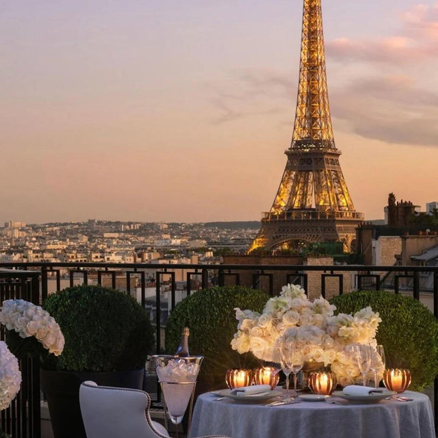 Romantic Eiffel Tower Dinner