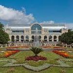 Flora & Botanical Garden