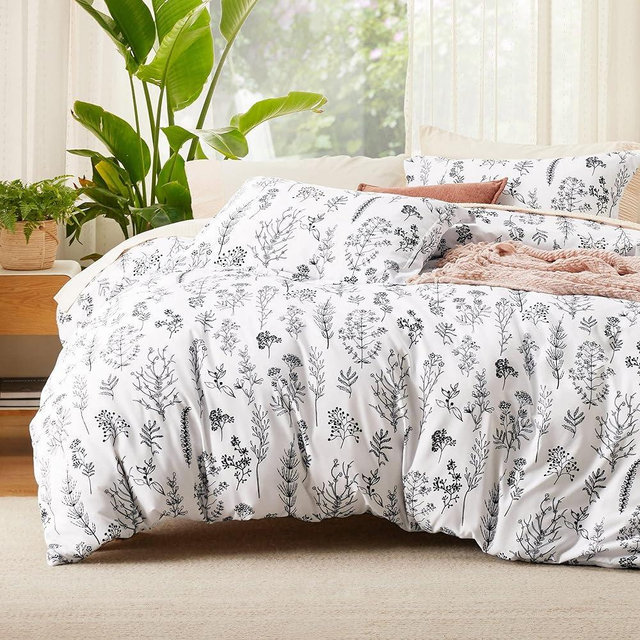 Bedsure Full Comforter Set - White Comforter, Cute Floral Bedding Comforter Sets, 3 Pieces, 1 Soft Reversible Botanical Flowers Comforter and 2 Pillow Shams