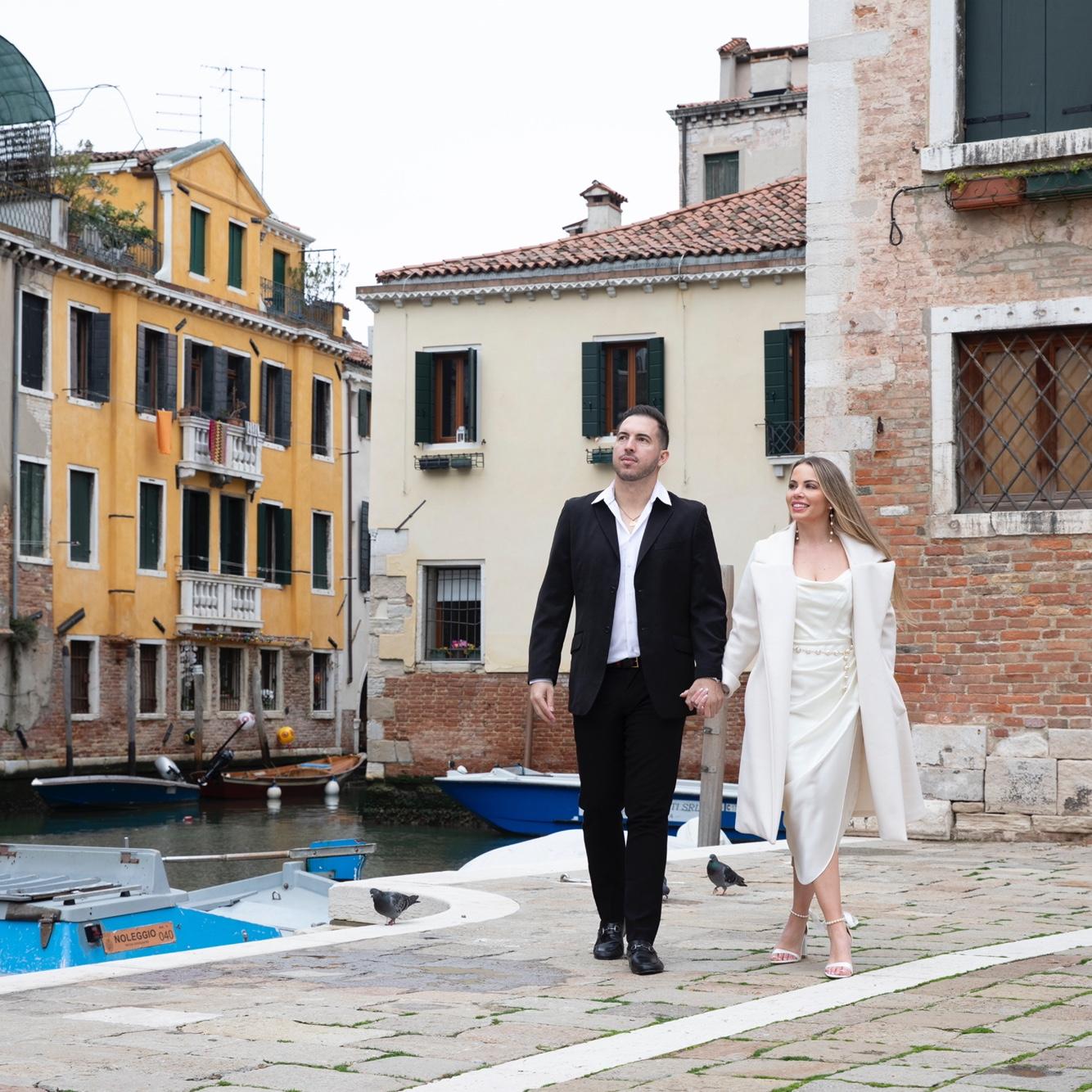 Engagement pictures in Venice, Italy