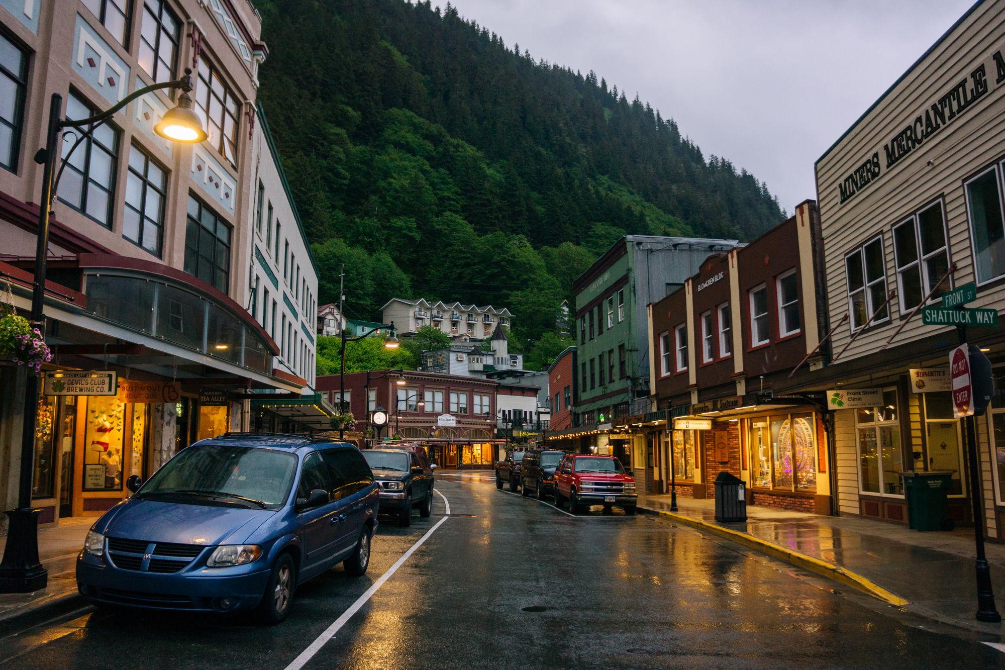 The Wedding Website of Paris Donohoe and Joe Comolli