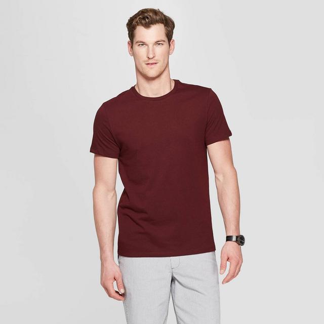 Men's Standard Fit Short Sleeve Lyndale Crew Neck T-Shirt - Goodfellow & Co™ Pomegranate Mystery 2XL