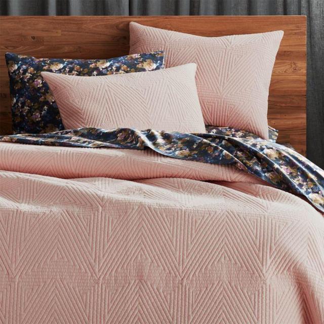 Triangle Pink Full/Queen Coverlet