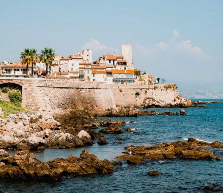 The Wedding Website of Nicole Rieu and John Lowe