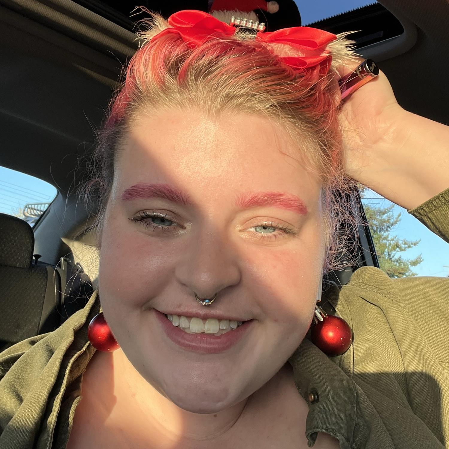 Jenni was on the way to Disney on ice. Of course Christmas attire!