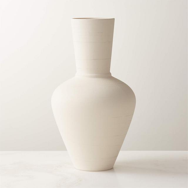 Valo Matte White Ceramic Vase