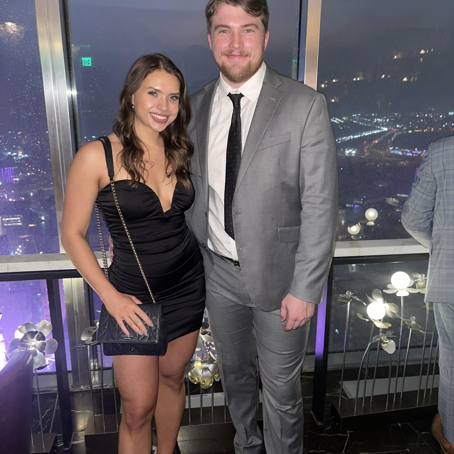 1 year of dating <3 anniversary dinner