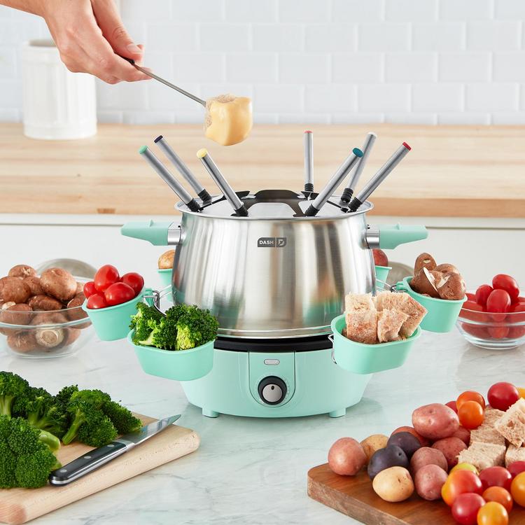 Dash Deluxe Stainless Steel Fondue Maker w/ Temperature Control Fondue Fork  NEW