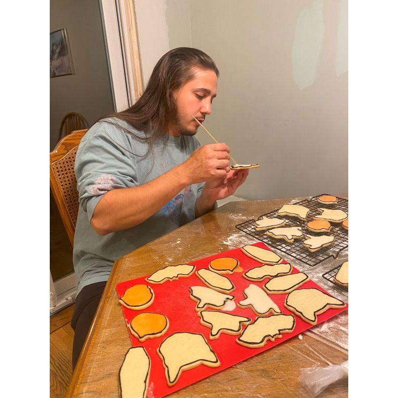 Decorating Halloween cookies!