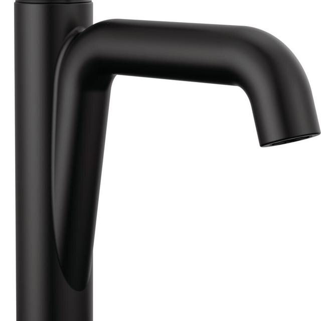Nicoli Single Hole Bathroom Faucet with Drain Assembly