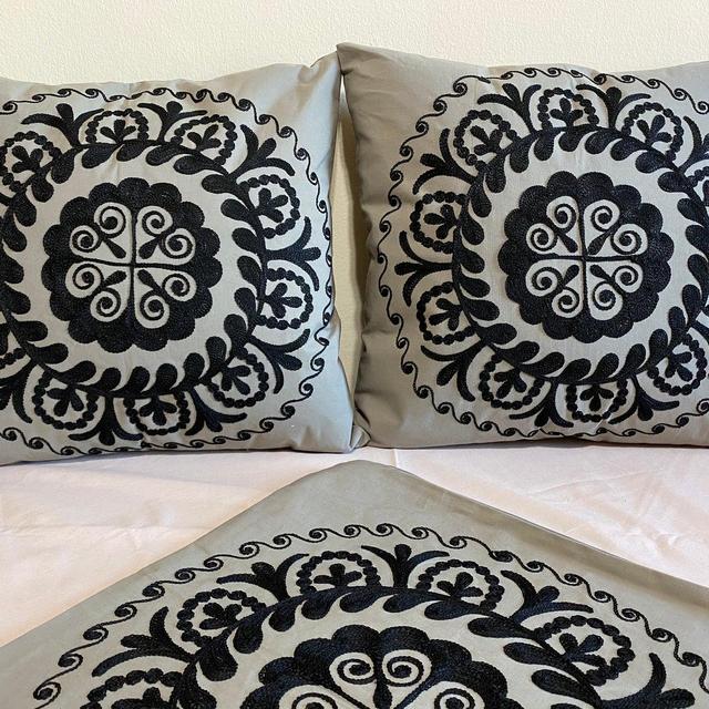 Embroidery Pillowcase - Khurshed Dar Ogushi Shab