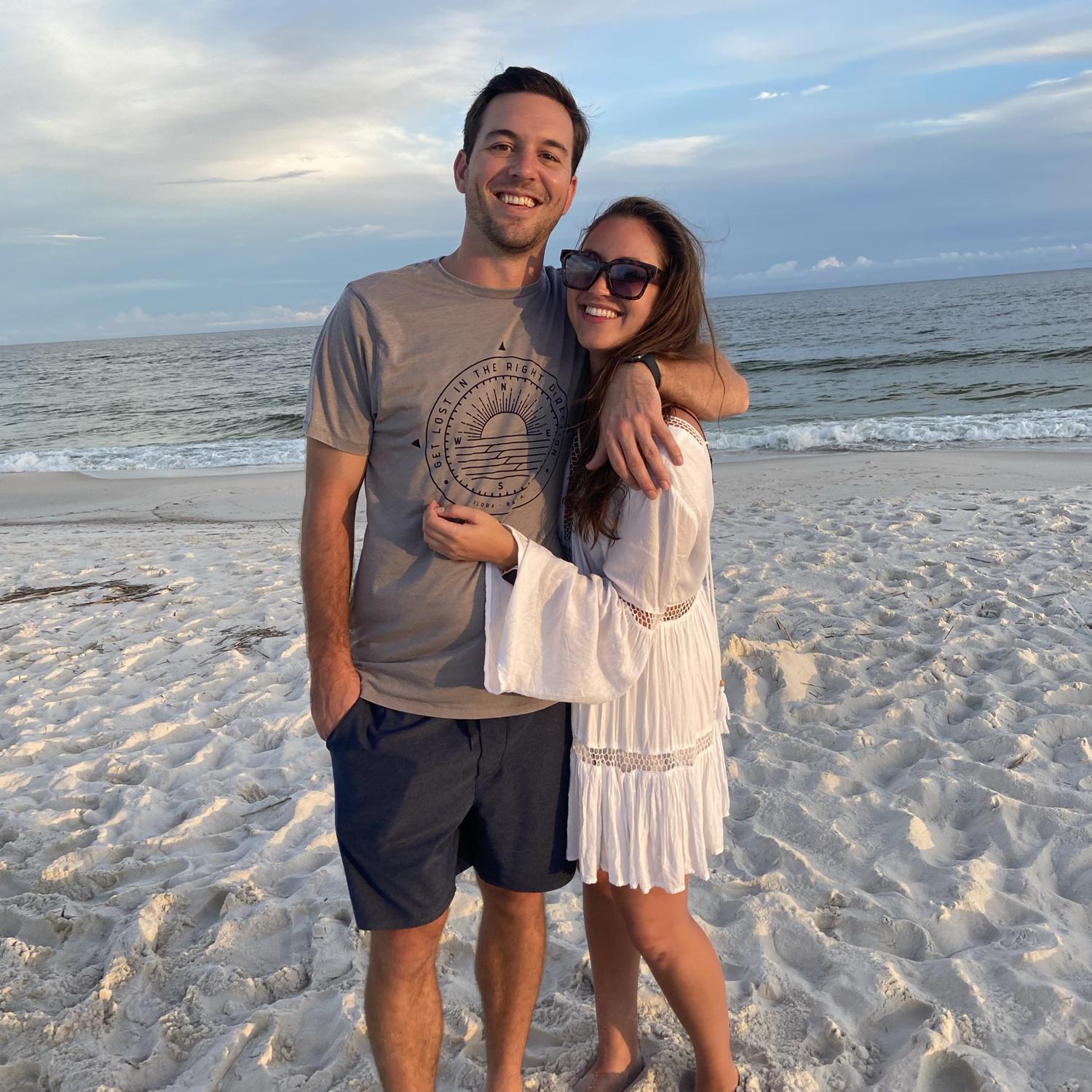 The beach is our happy place😎